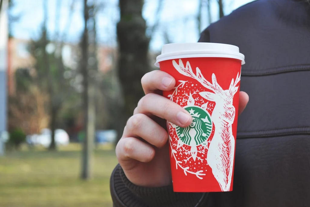 星巴克沒有一句文案的廣告，卻是吸引人的宣傳